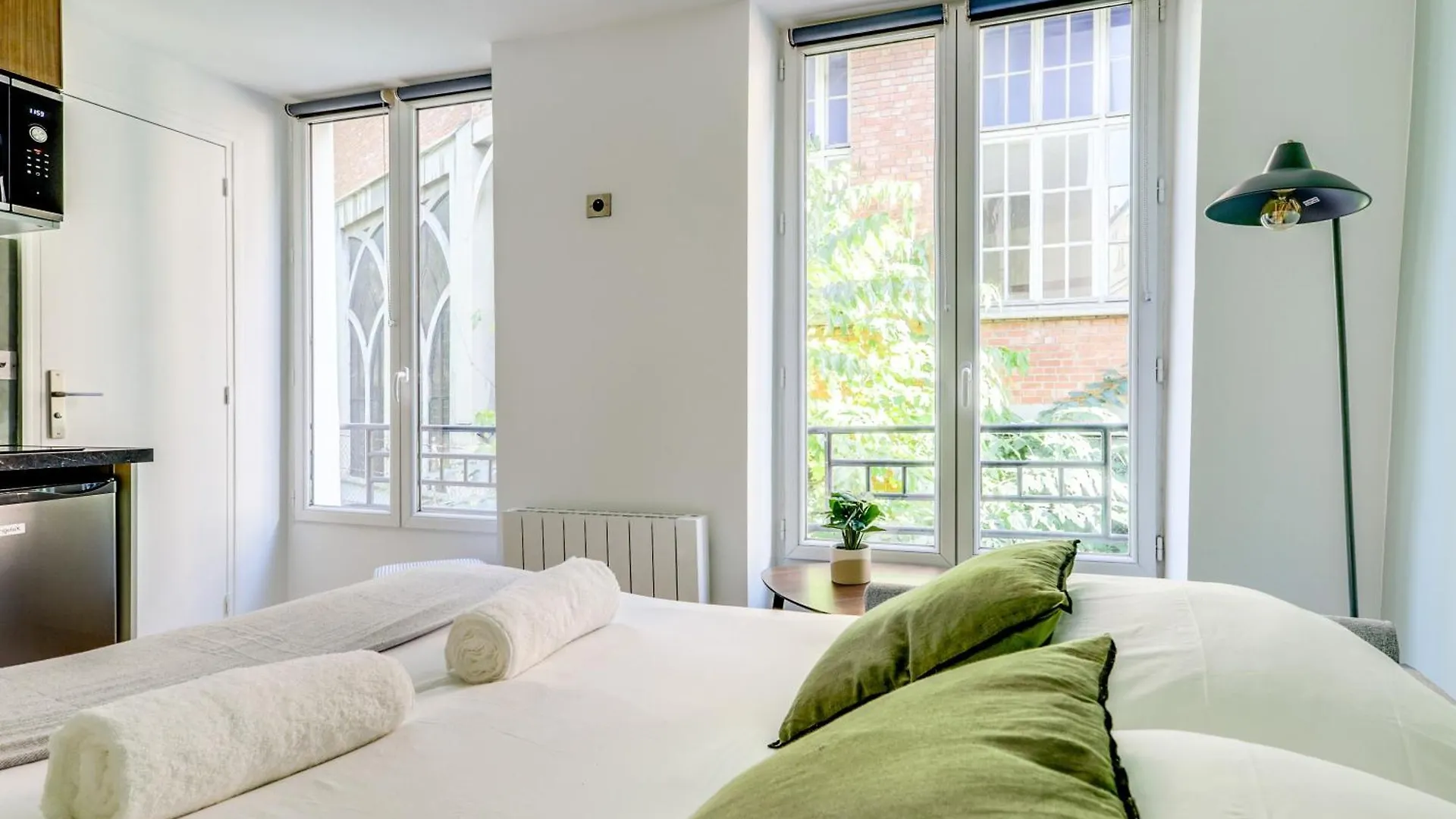 Montmartre L Center & Historic Sacre-Coeur Apartment Paris